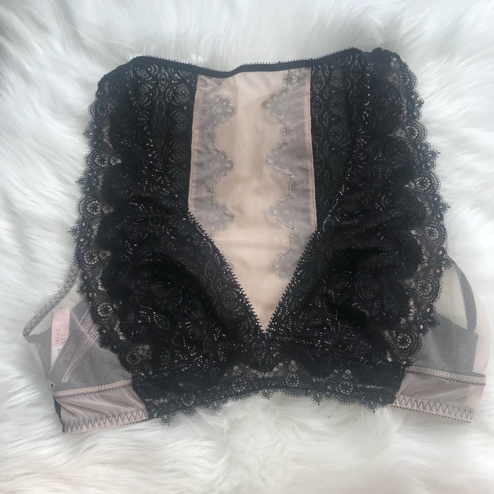 Victoria's Secret | Chantilly Plunge Bralette Lace - Picture 2 of 8